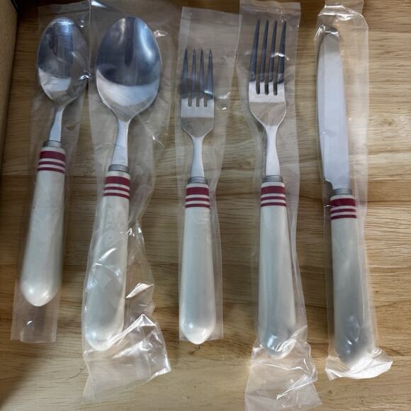 RLL Ralph Lauren Cafe Stripe Red 5 PC Place Setting, GA030-599, NEW w/ Box - Picture 2 of 6